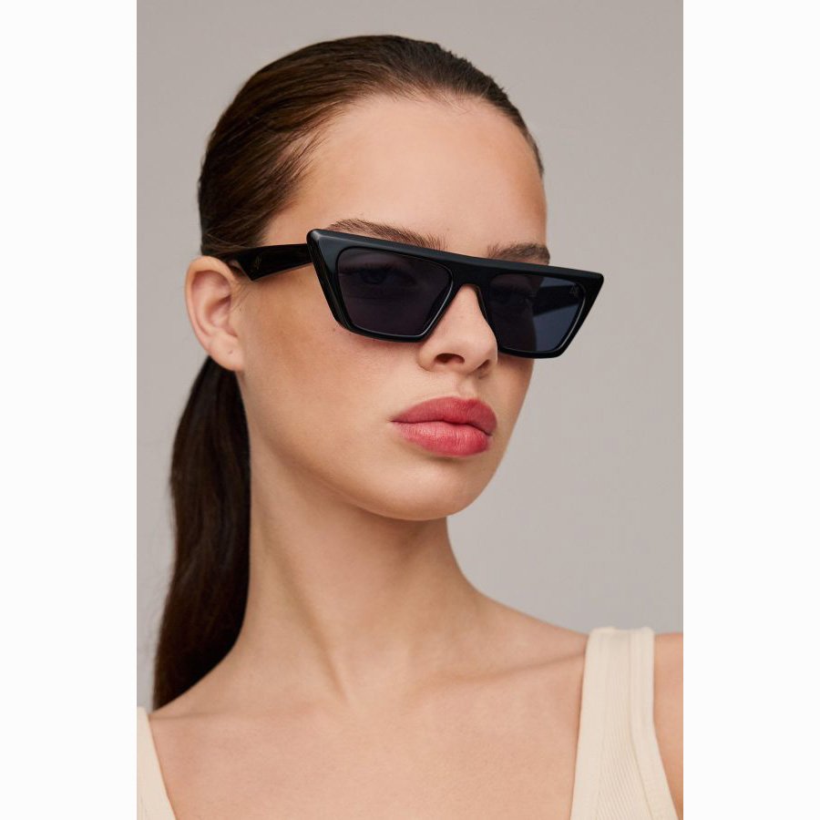  AV Sunglasses – Sarina Black 2025